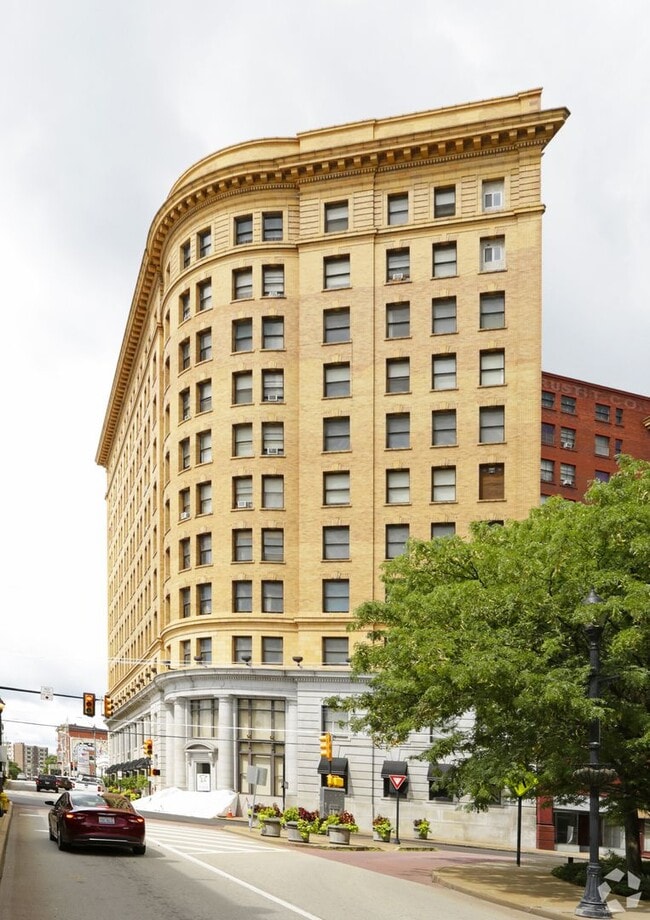 Photo - Fayette Building