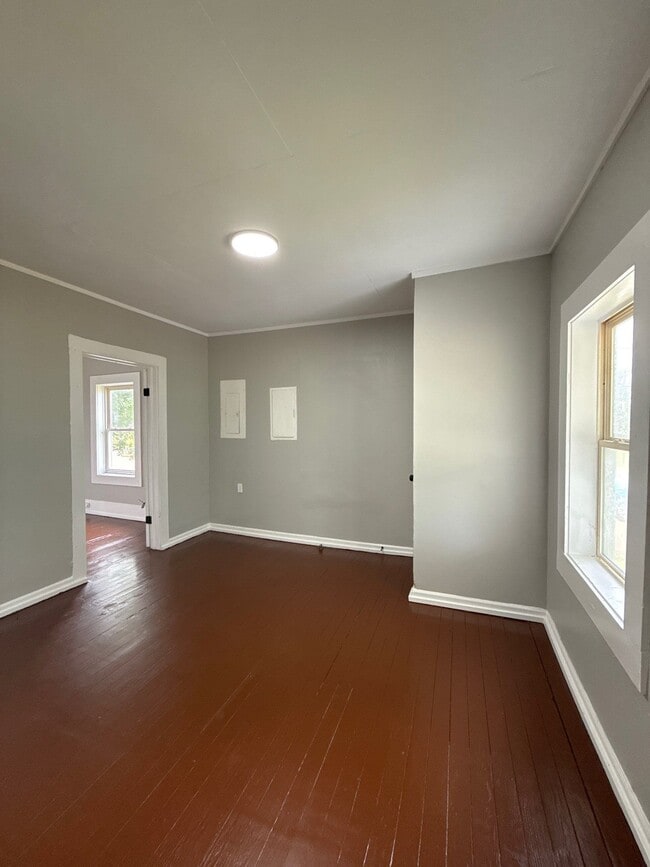 Photo - 535 N College St