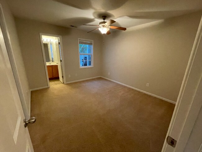 Photo - 1404 Old Folkstone Rd