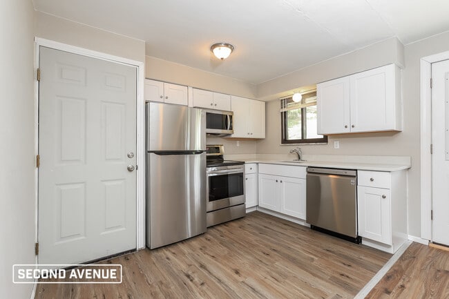 Photo - 138 College Park Dr