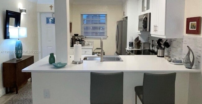 Photo - 633 NE 2nd Ave Unit 5