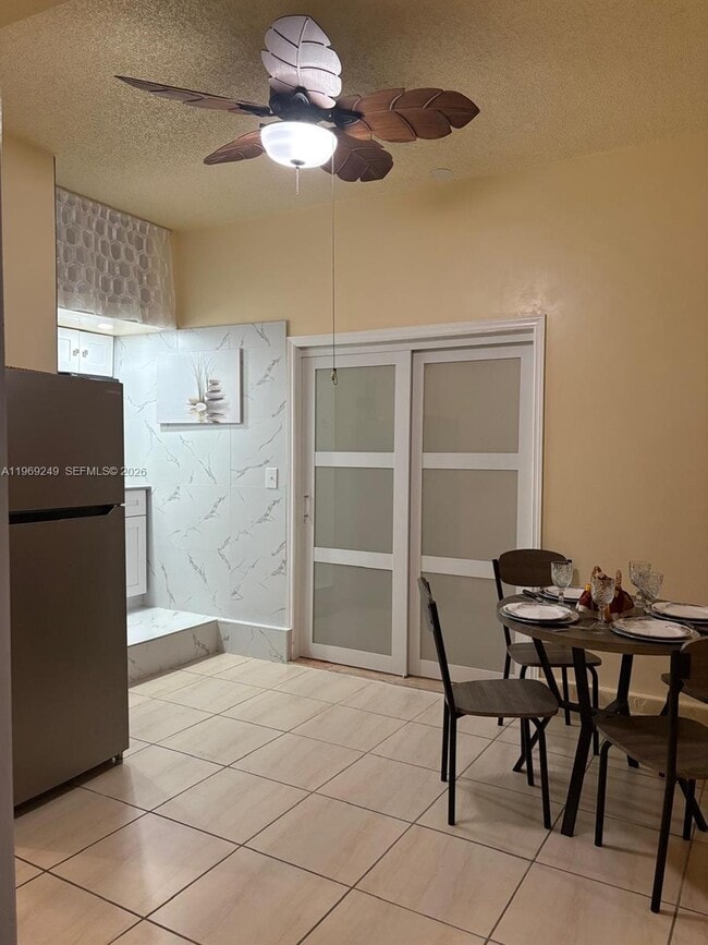 Photo - 15470 SW 47th St Unidad 0