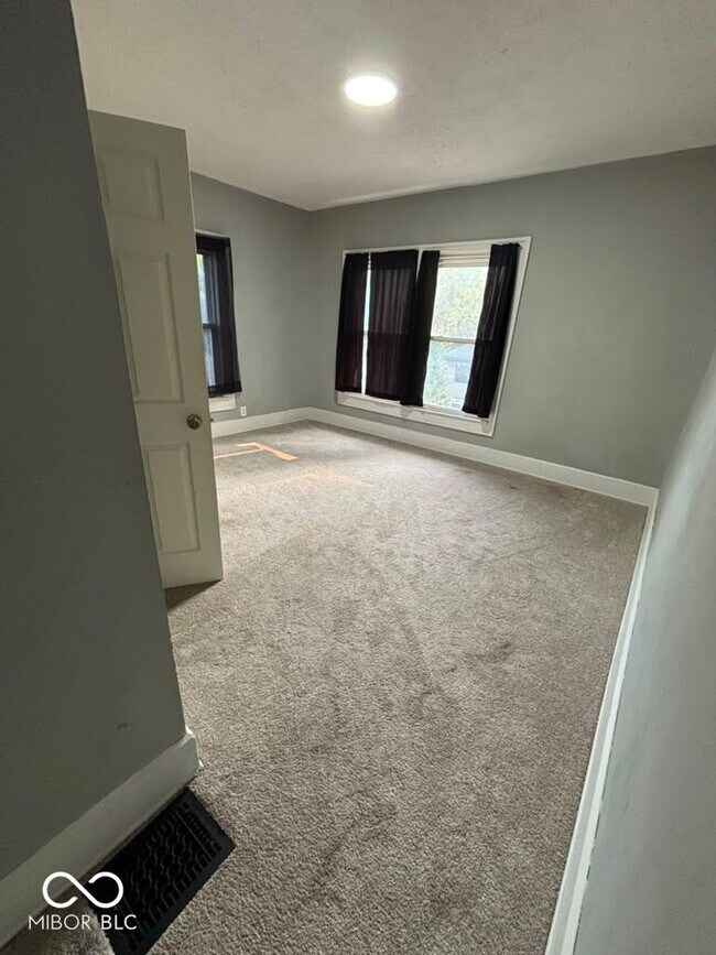 Photo - 417 N Gladstone Ave