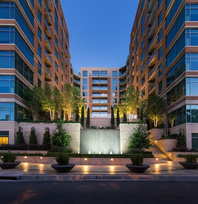 Building Photo - 5122 Morningside Dr Unit 417