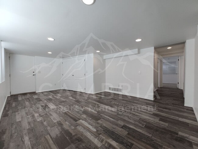 Photo - 5076 Glendon St W Unit 5076 B