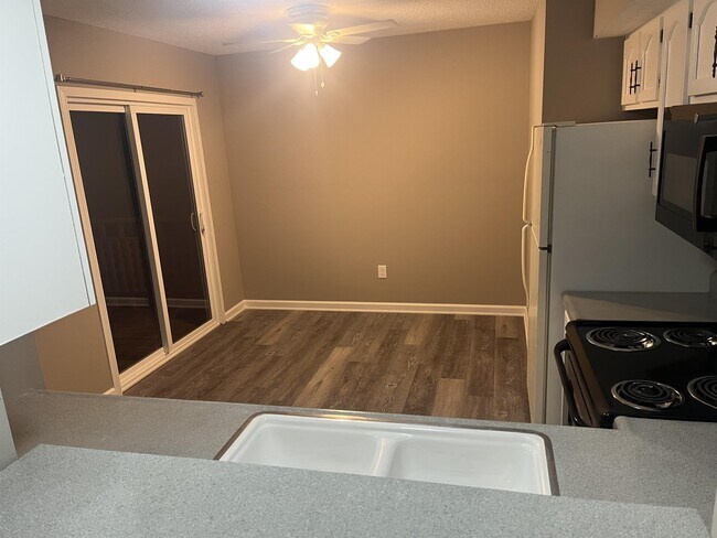 Photo - 616 S Lakehurst Dr Unit B