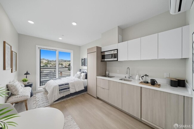 Building Photo - 811 Valencia St