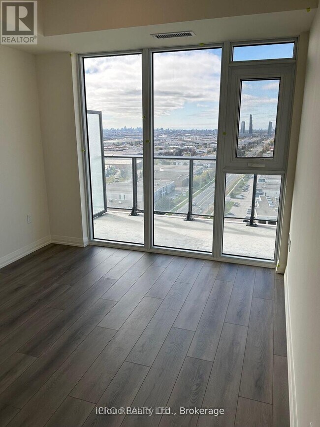Photo - 8960 Jane St Unit 2112