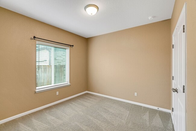 Photo - 104 Joseph Hawkins Ln