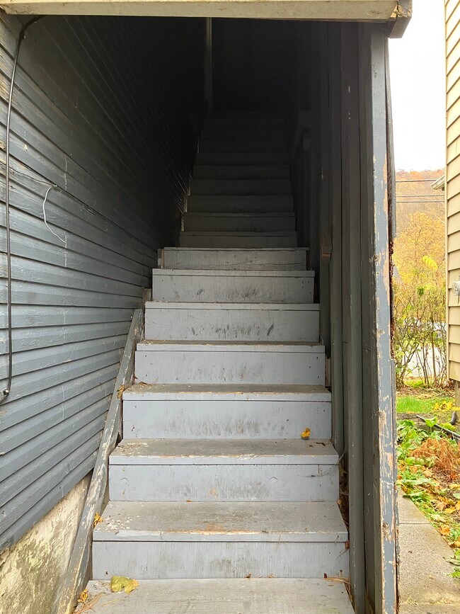 773 Bedford St Apartments For Rent in Claysburg, PA