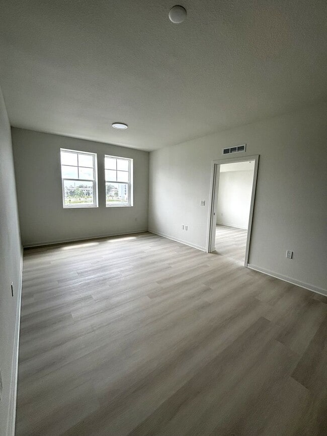 Photo - Beautiful and Brand New Apart in Millenia Park Orlando