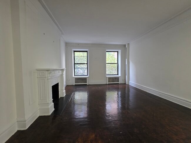 Building Photo - 24 E 80th St Unit ev4a1