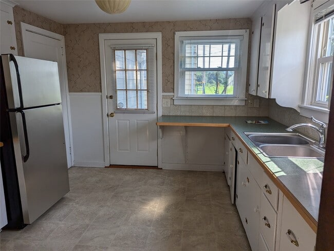 Photo - 10 Bidwell St