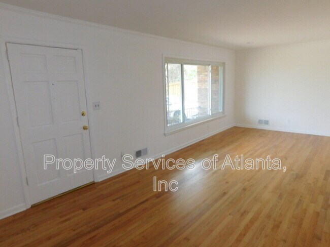 Photo - 2407 Summerland Dr