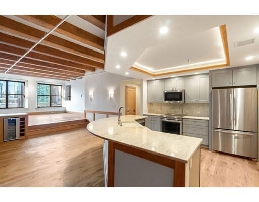 Photo - 33 Sleeper St Unidad #504