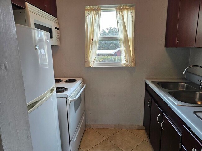Photo - Furnished Studio with Carport & Storage - ... House