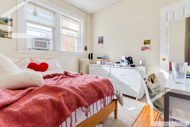 Photo - Spacious 4 bedroom