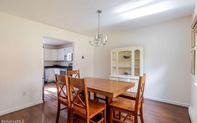 Photo - 230 Middle Rd House