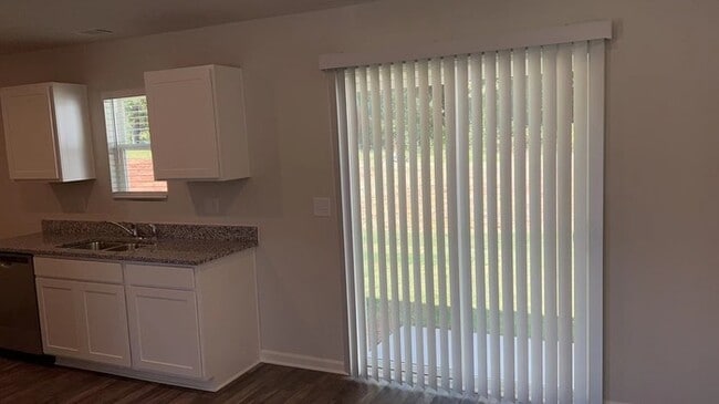 Photo - Charming single family house!3bedrooms, 3b...