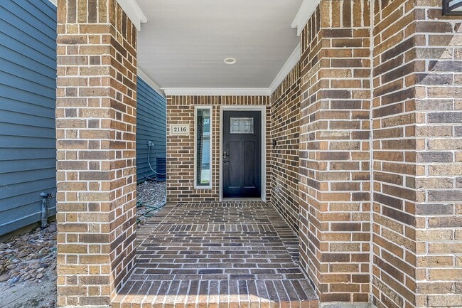 Photo - 2116 Oatfield Dr