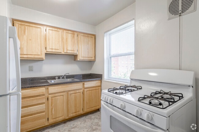 1 BR, 1 BA 660 SF