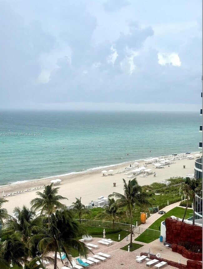 Building Photo - 18201 Collins Ave Unit 908