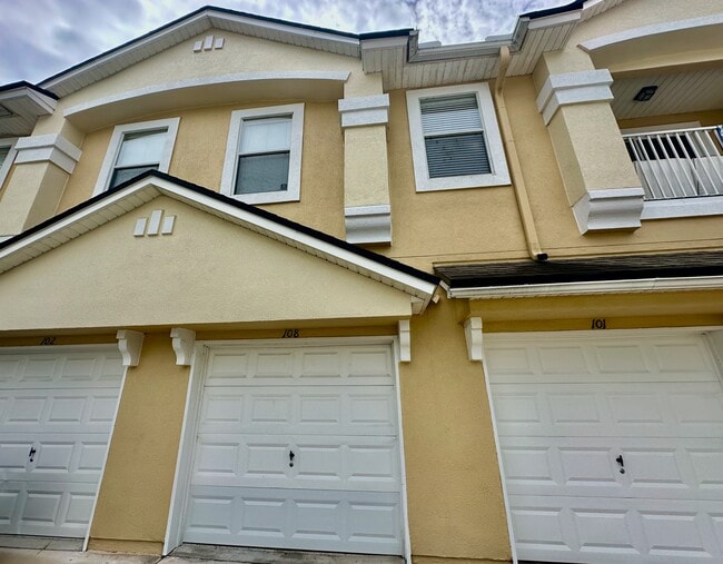 Building Photo - 209 Larkin Pl