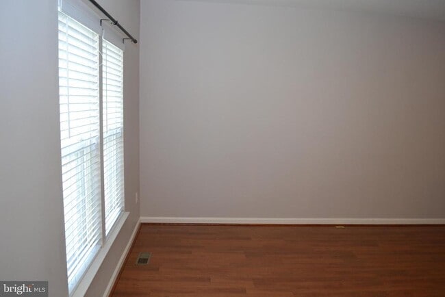 Photo - 1725 Emory St