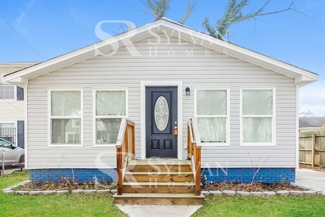 Building Photo - Turn the key. Enter. Smile. Repeat every day! Rental