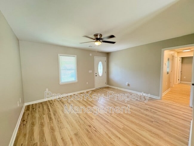 Photo - 5613 Pollman St