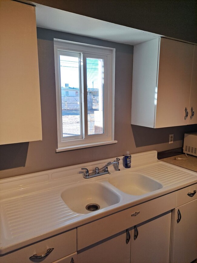 Cute 3 bedroom home - Cute 3 bedroom home
