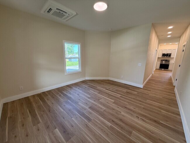 Photo - 1702 S E St Unidad 1