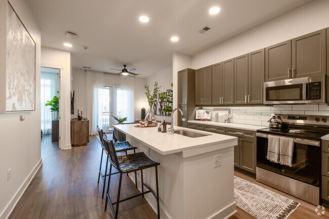 1BR, 1BA - 780SF - Kitchen