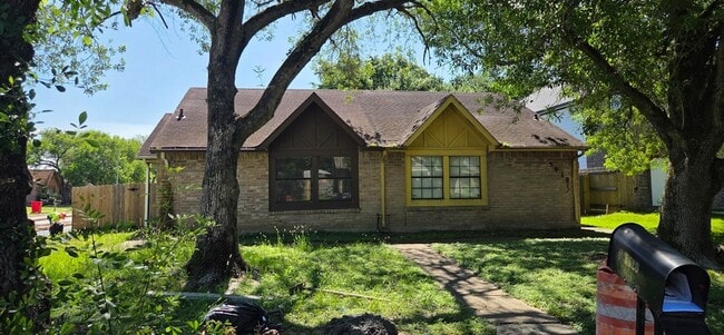 Building Photo - 5620 Hollow Pines Dr