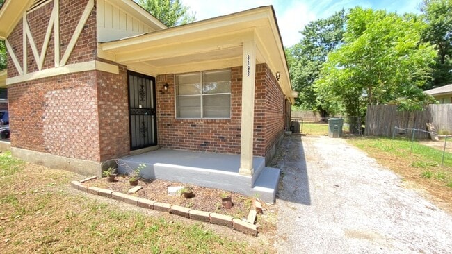 Building Photo - 3193-95 Forest Glen Unit 3193