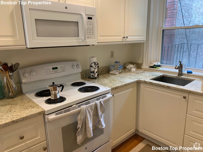 Building Photo - 451 Park Dr Unit 3B Rental