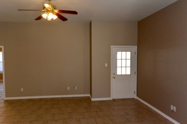 Photo - AVAILABLE NOW Single Family Home 3/2/2