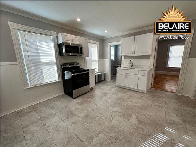 Building Photo - 17 Boylston St Unit 17 Boylston Street #1