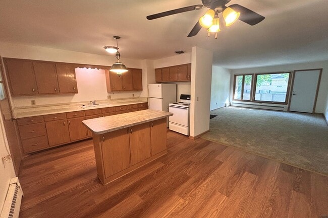 Building Photo - 2402 Fremont Ave Rental