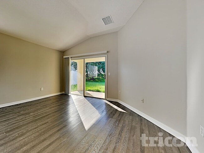 Photo - 31420 Triborough Dr Casa