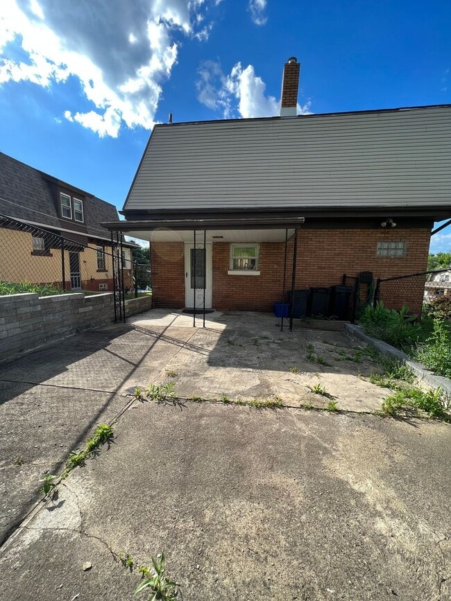 Photo - Updated 2 Bed, 1 Bath Home w/ Bonus Room i...
