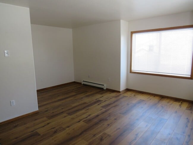 Photo - 2 Bedrooms 1 Bathroom 4 Plex - Belgrade