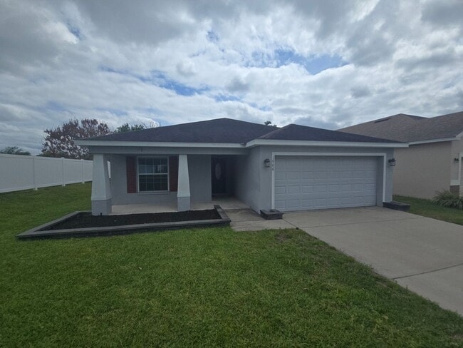 Building Photo - 4 bed 2 bath home