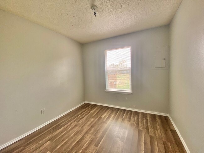 Photo - 3 bed 1.5 bath now available