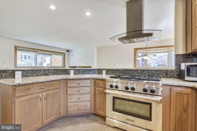 Building Photo - 6403 Tone Dr