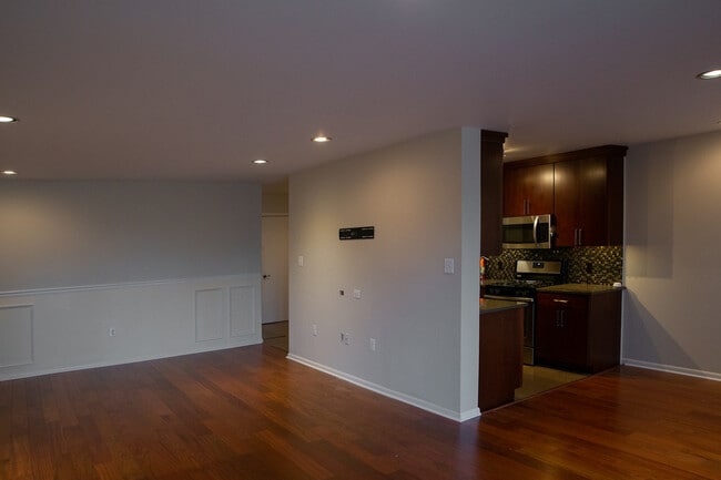 Den area - 1640 Oakwood Dr Unit W216