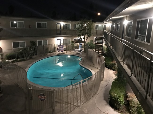 Stonewood - Stonewood Apartments