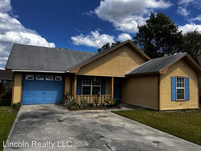 3 br, 2 bath House - 6 S. Sawgrass Circle - 3 br, 2 bath House - 6 S. Sawgrass Circle