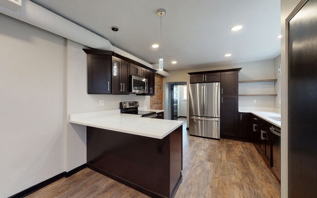 Building Photo - 1819 E Carson St Unit 200