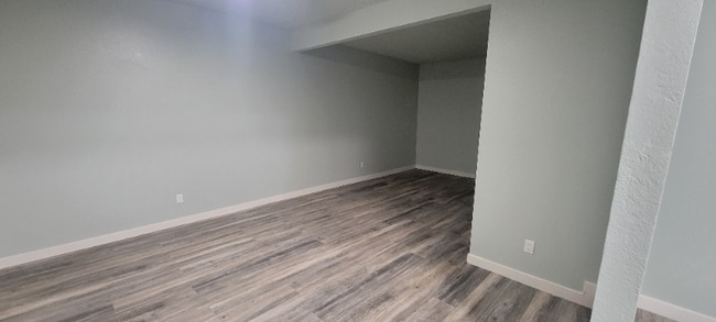 Photo - 102 W Basic Rd